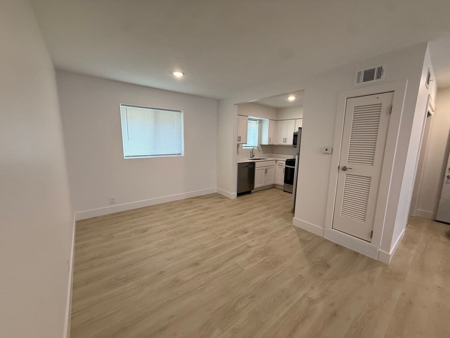 Omaha Apartment: 2520 South 60th Street