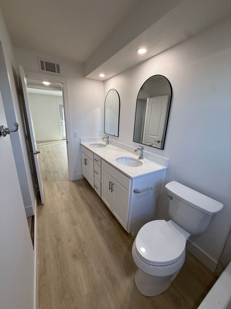 Omaha Apartment: 2520 South 60th Street