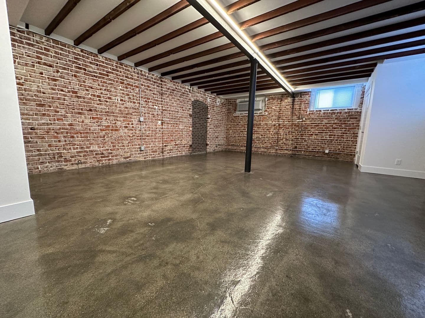 Omaha Apartment: 2754 Harney / 324 S 27th Avenue