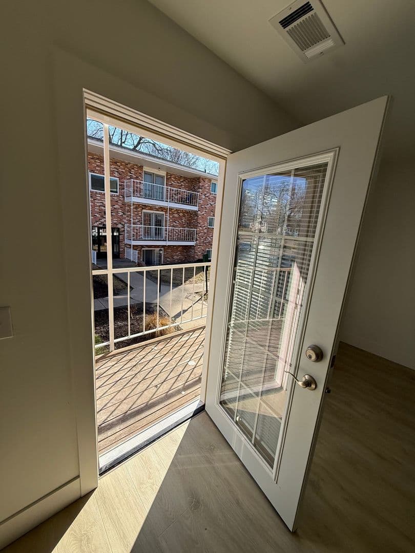 Omaha Apartment: 2520 South 60th Street