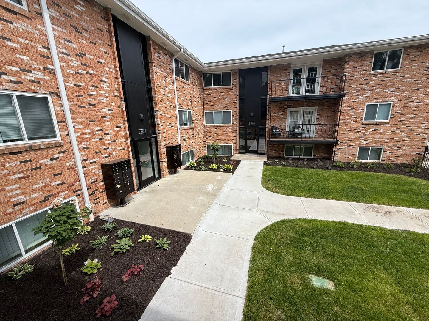 Omaha Apartment: 2520 South 60th Street