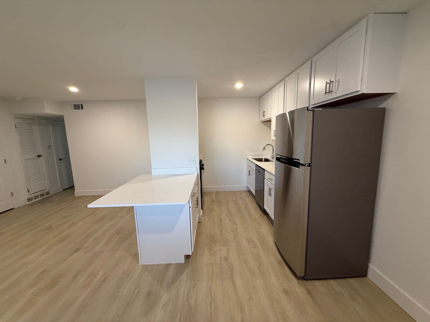 Omaha Apartment: 2520 South 60th Street