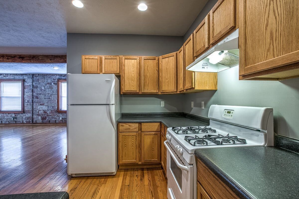 Omaha Apartment: 2754 Harney / 324 S 27th Avenue