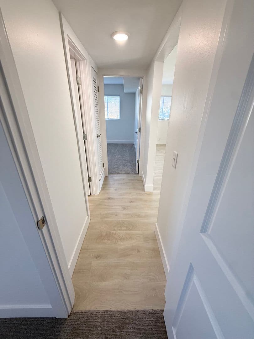 Omaha Apartment: 2520 South 60th Street