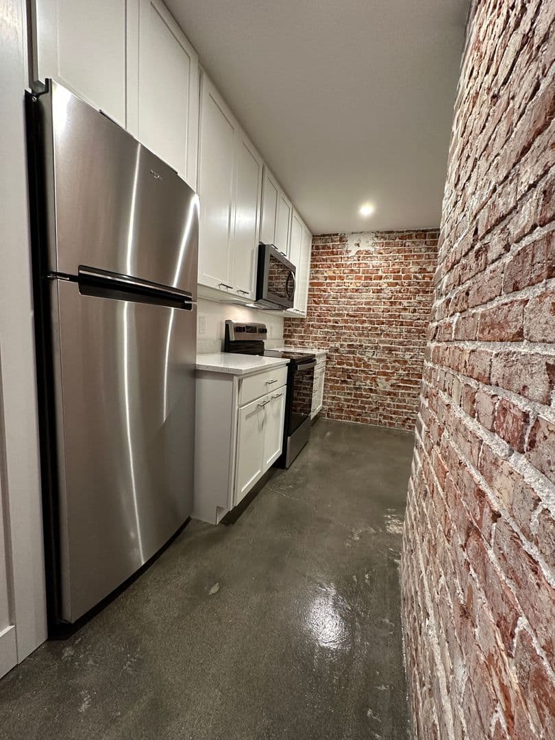 Omaha Apartment: 2754 Harney / 324 S 27th Avenue