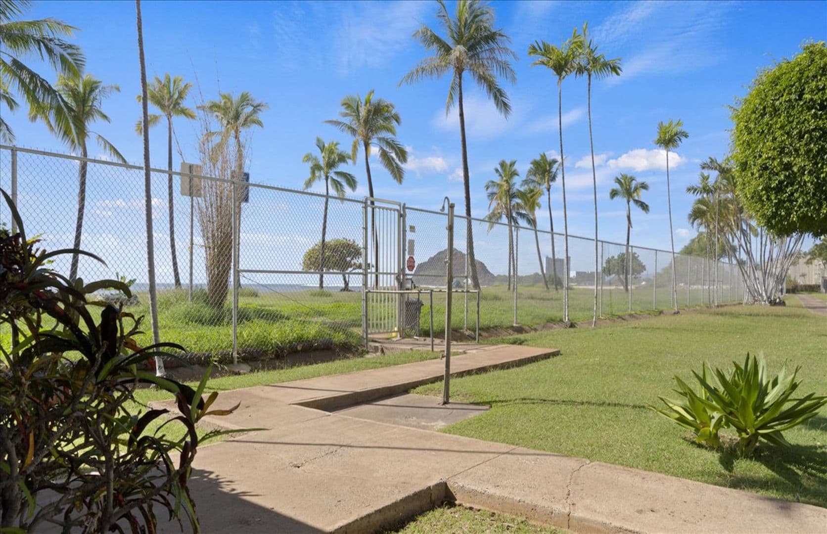 Waianae Condo: 85-175 Farrington Hwy #C423