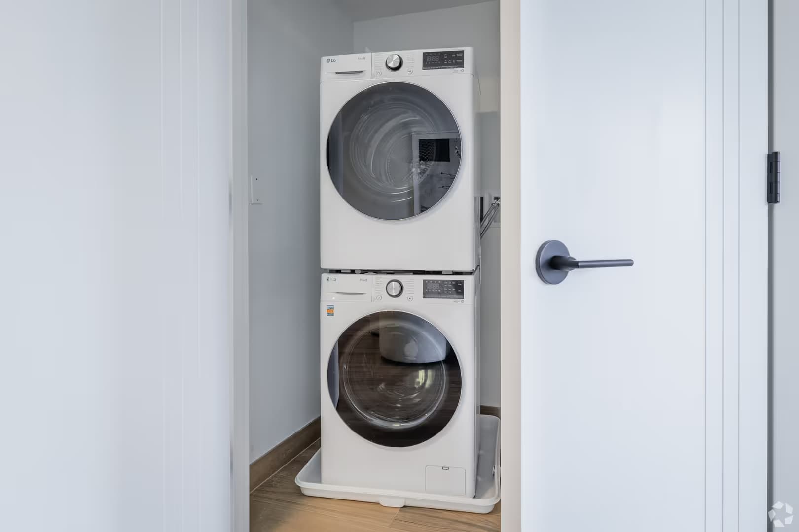 Hackensack Apartment: 95 Anderson Street