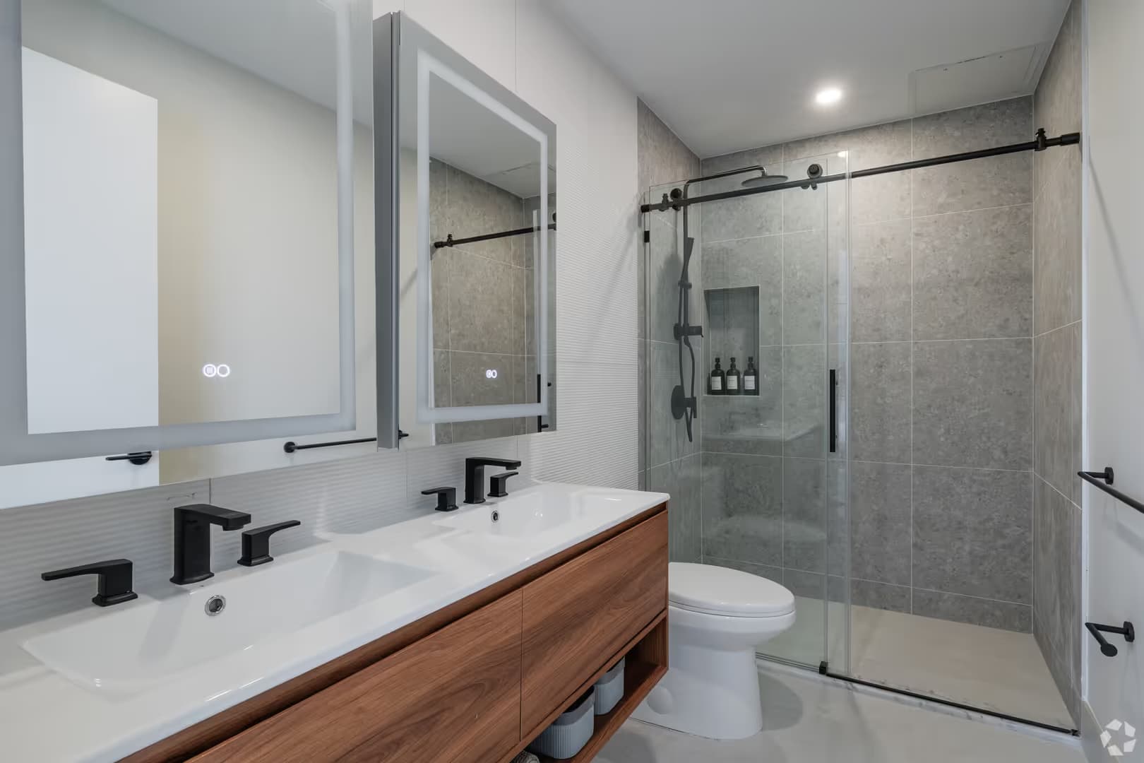 Hackensack Apartment: 95 Anderson Street