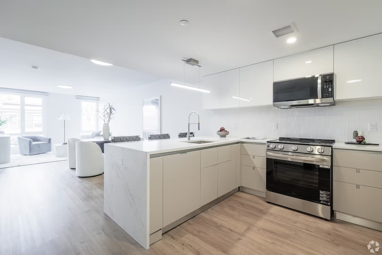 Hackensack Apartment: 95 Anderson Street