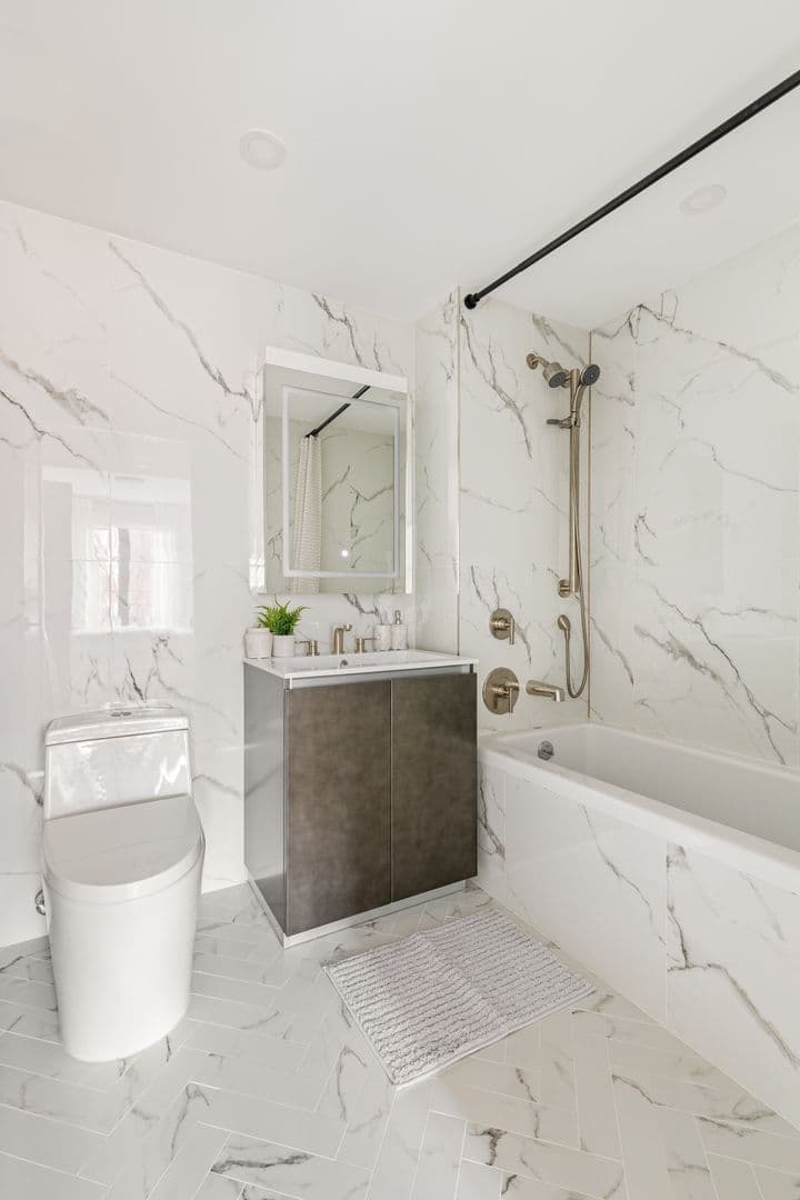 Brooklyn Apartment: 2971 Shell Road