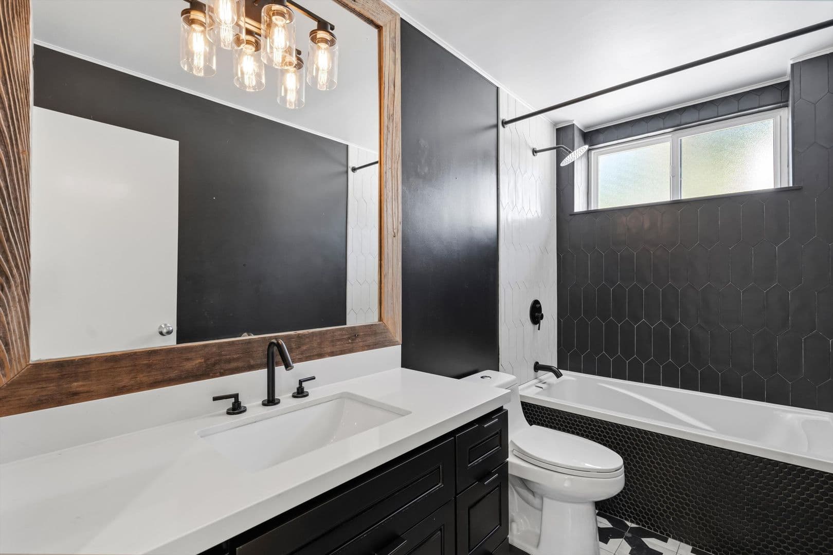 San Rafael House: 125 Convent Ct