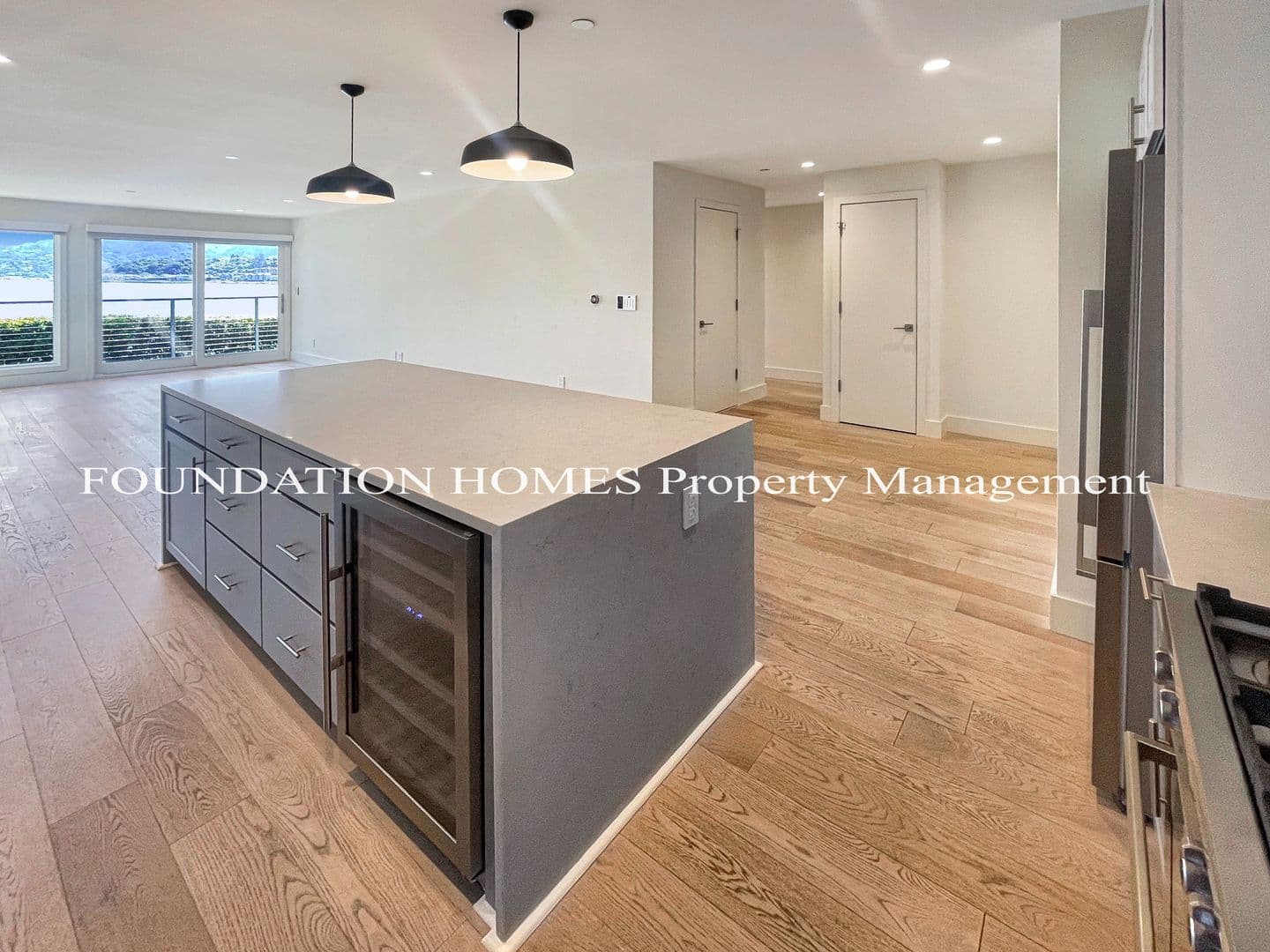 Tiburon House: 100 Barbaree Way