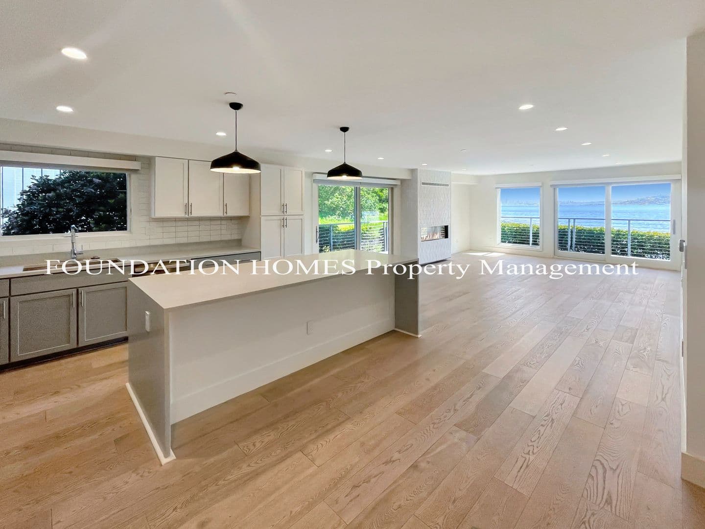 Tiburon House: 100 Barbaree Way