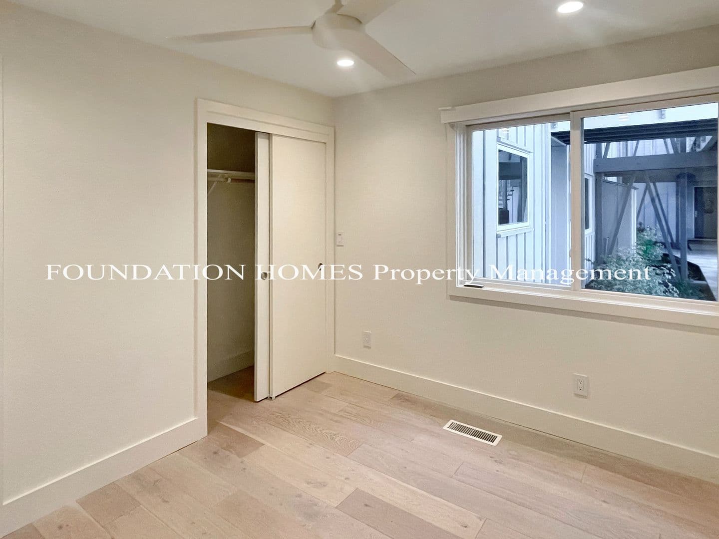 Tiburon House: 100 Barbaree Way