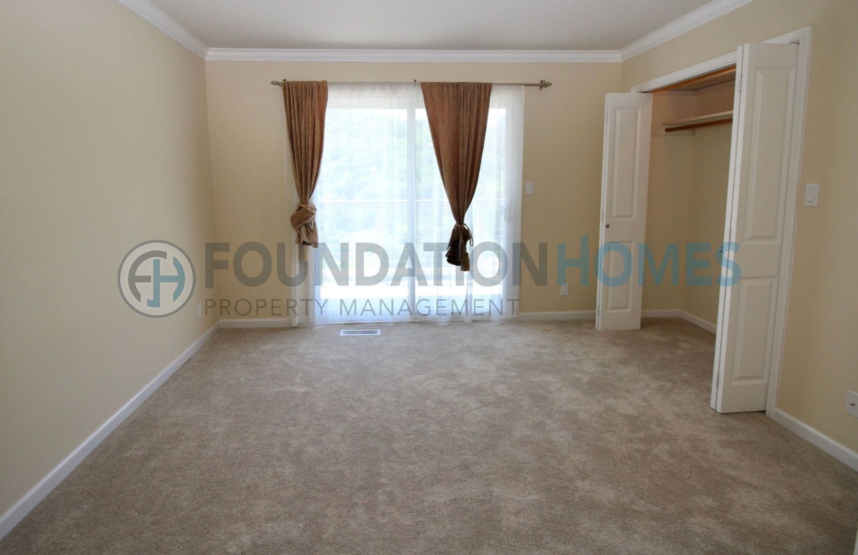 Fairfax Townhome: 93 Live Oak Ave