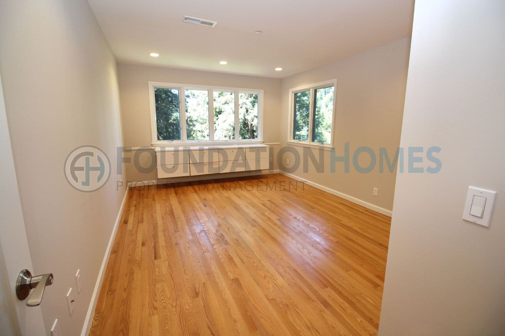 Kentfield House: 309 Crown Rd