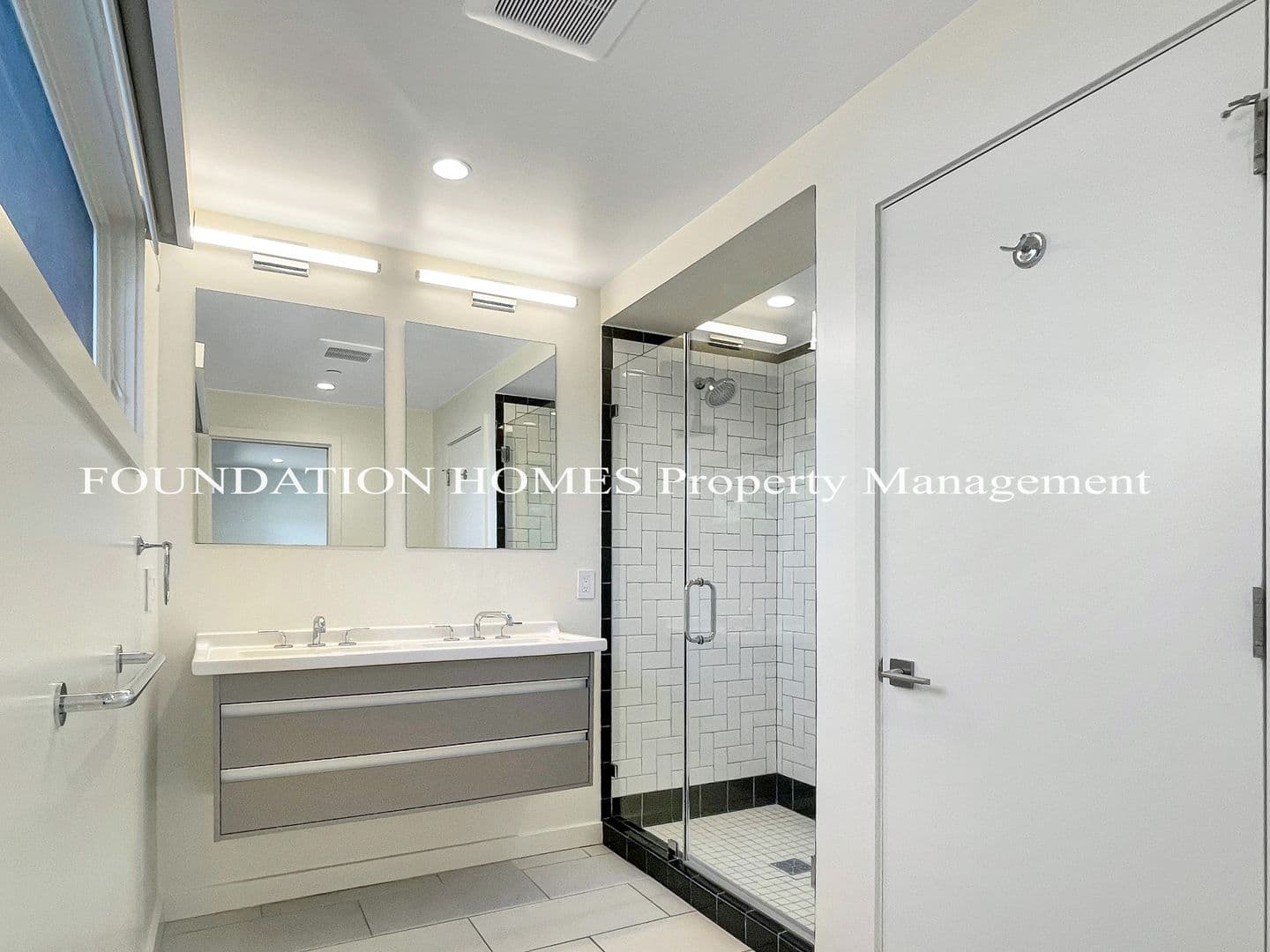 Tiburon House: 100 Barbaree Way