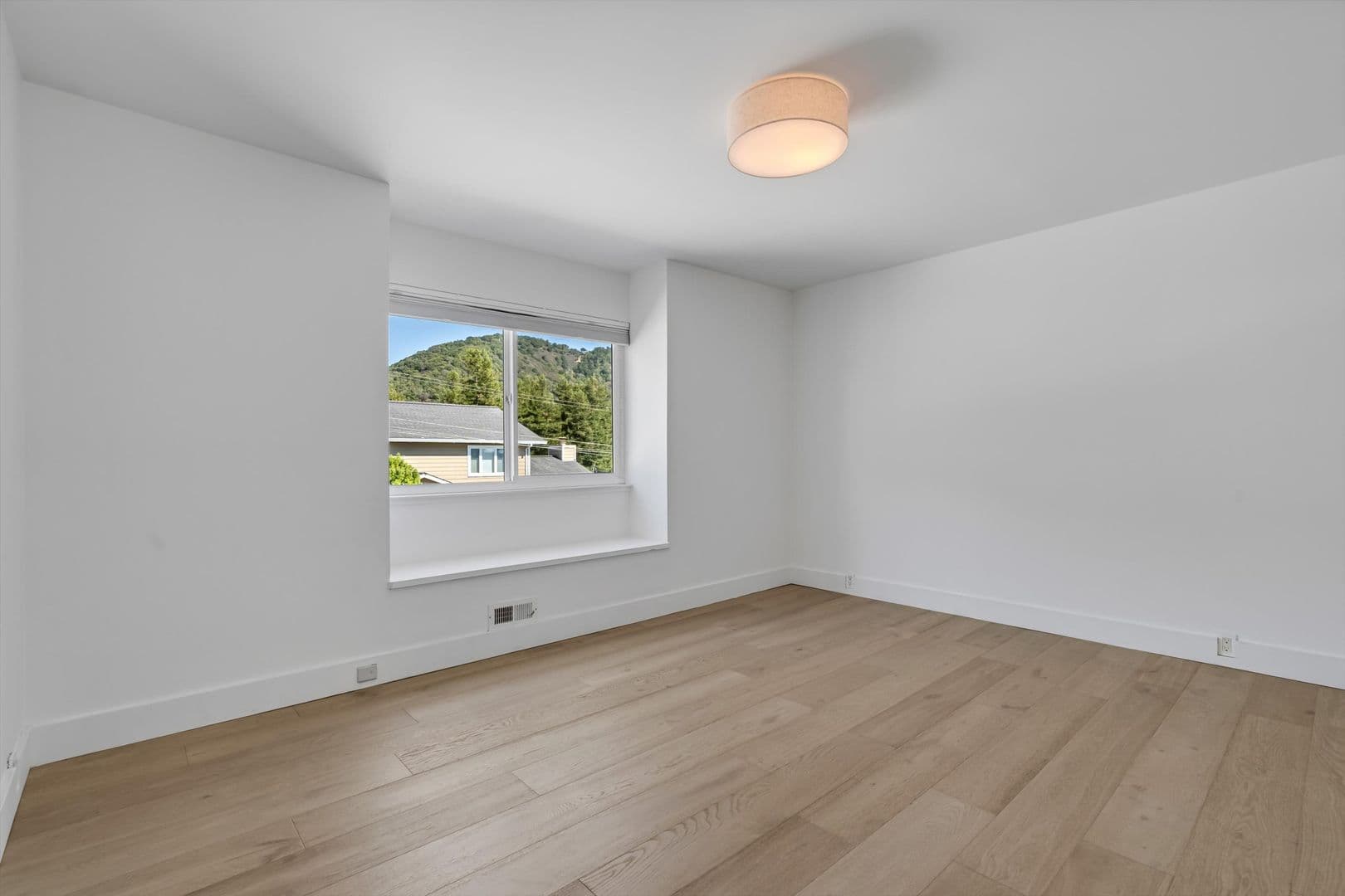 San Rafael House: 125 Convent Ct