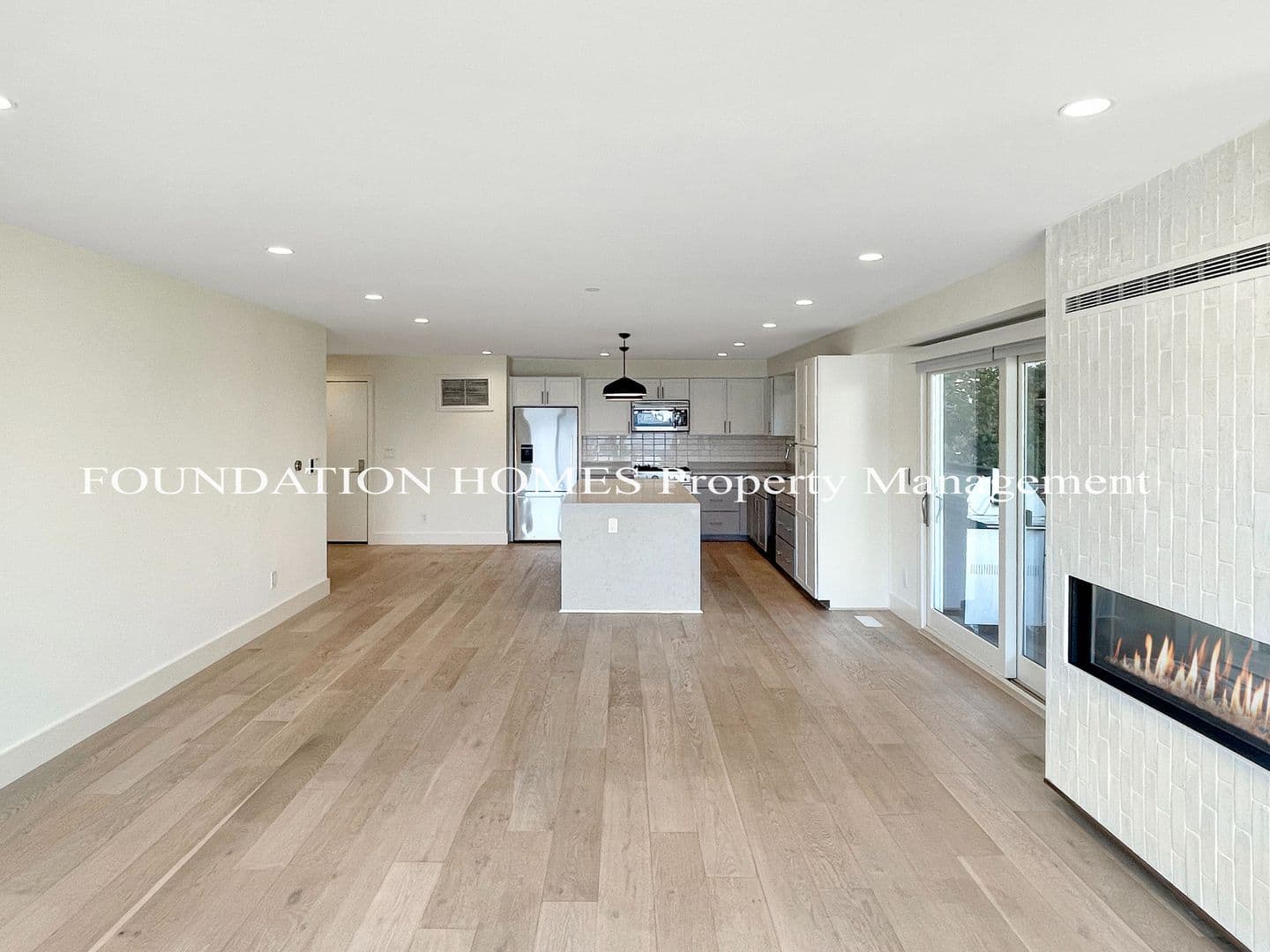Tiburon House: 100 Barbaree Way