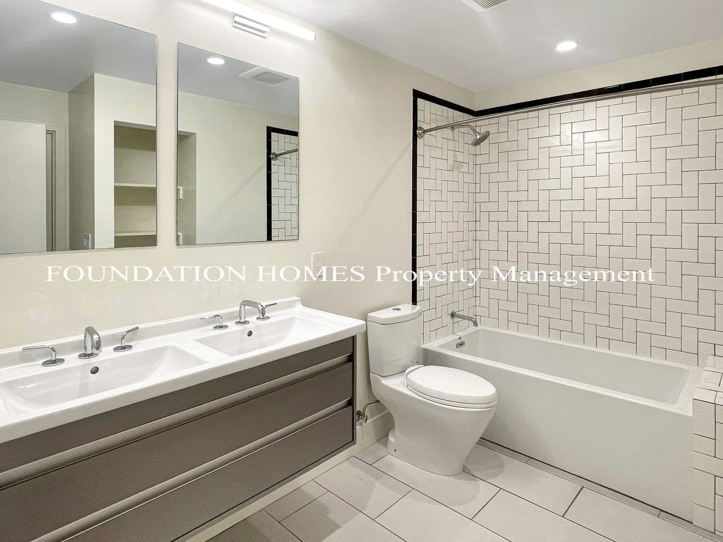 Tiburon House: 100 Barbaree Way