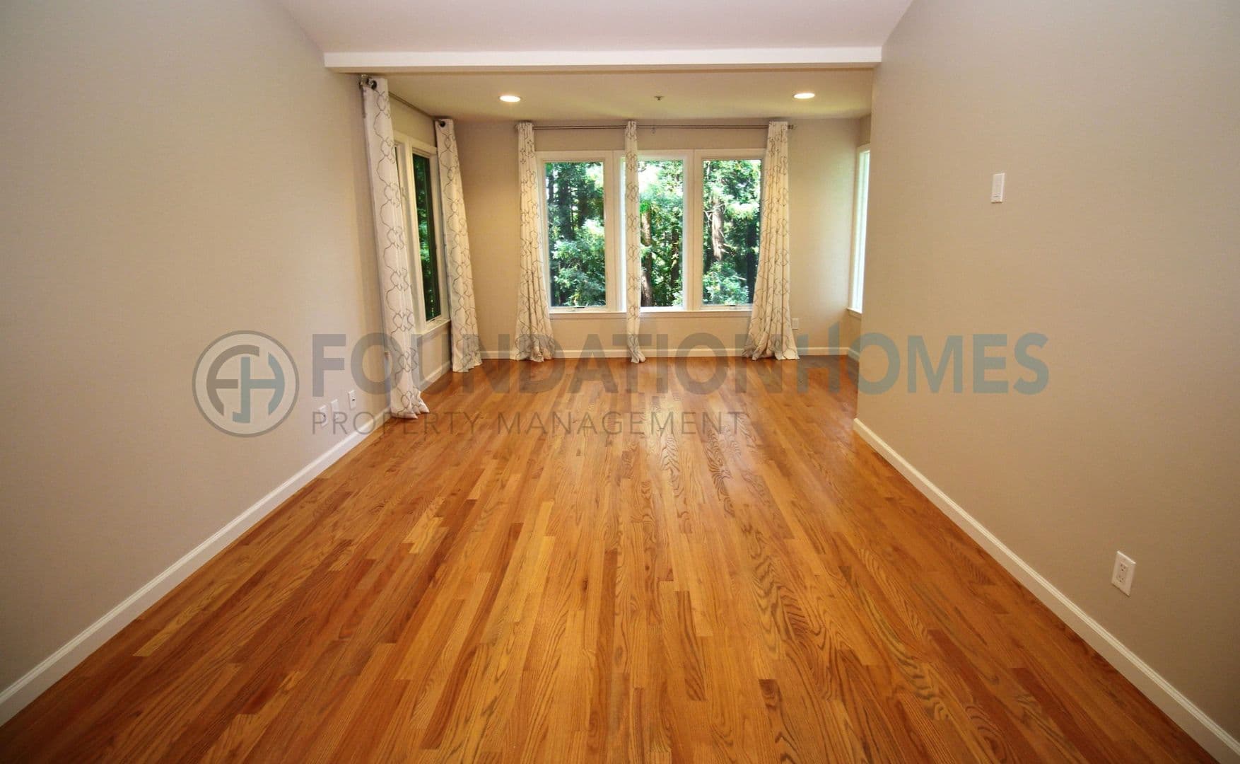 Kentfield House: 309 Crown Rd