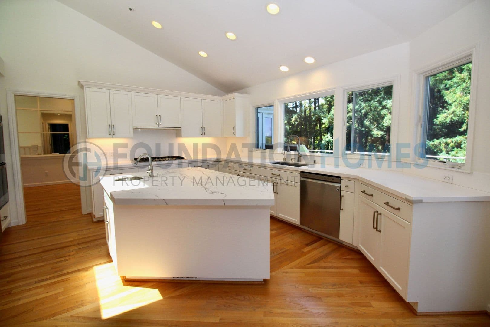 Kentfield House: 309 Crown Rd