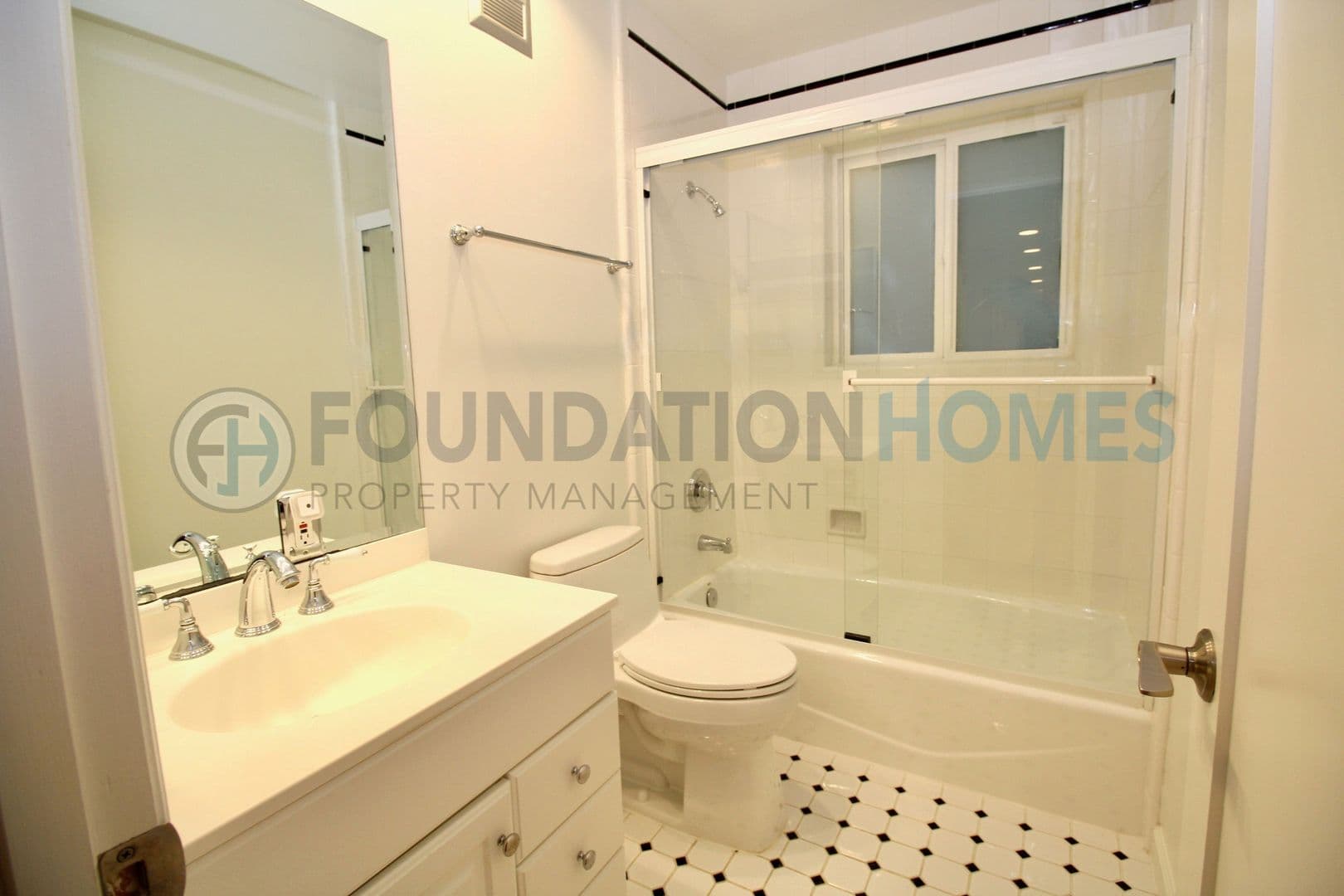 Kentfield House: 309 Crown Rd