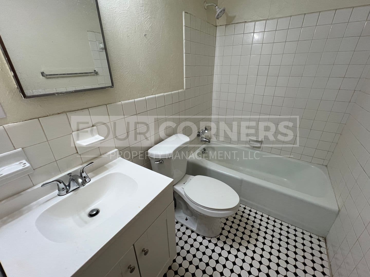 Greensboro Apartment: 600-616 Banner Ave
