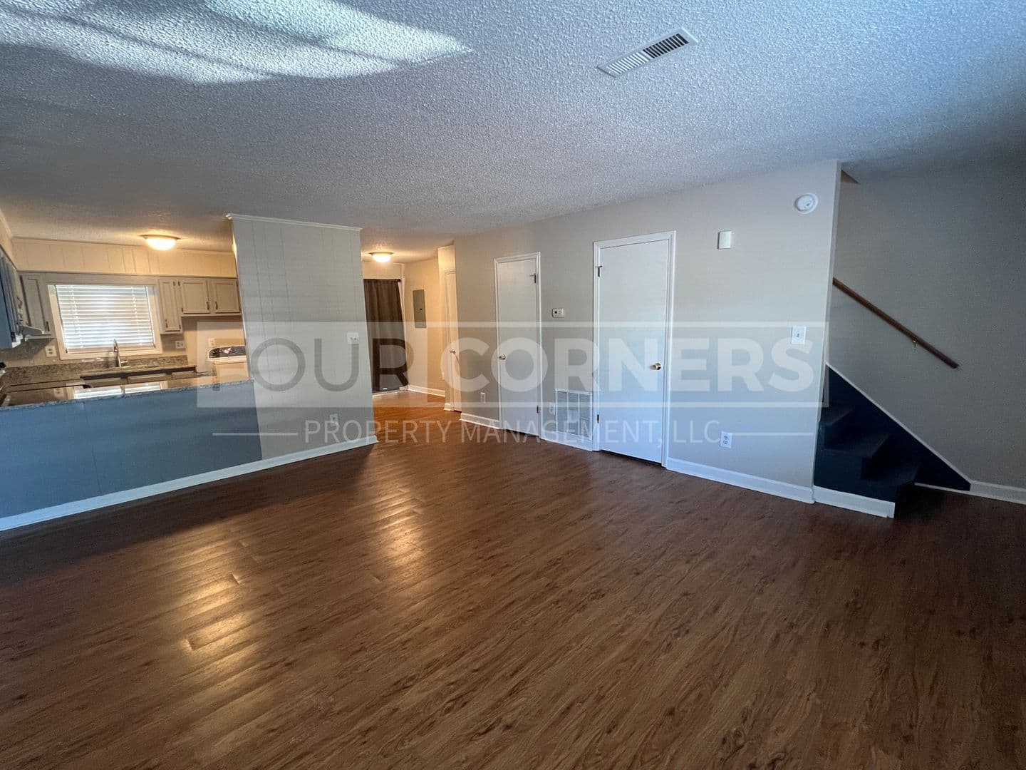Lexington Townhome: 295 W 5th St