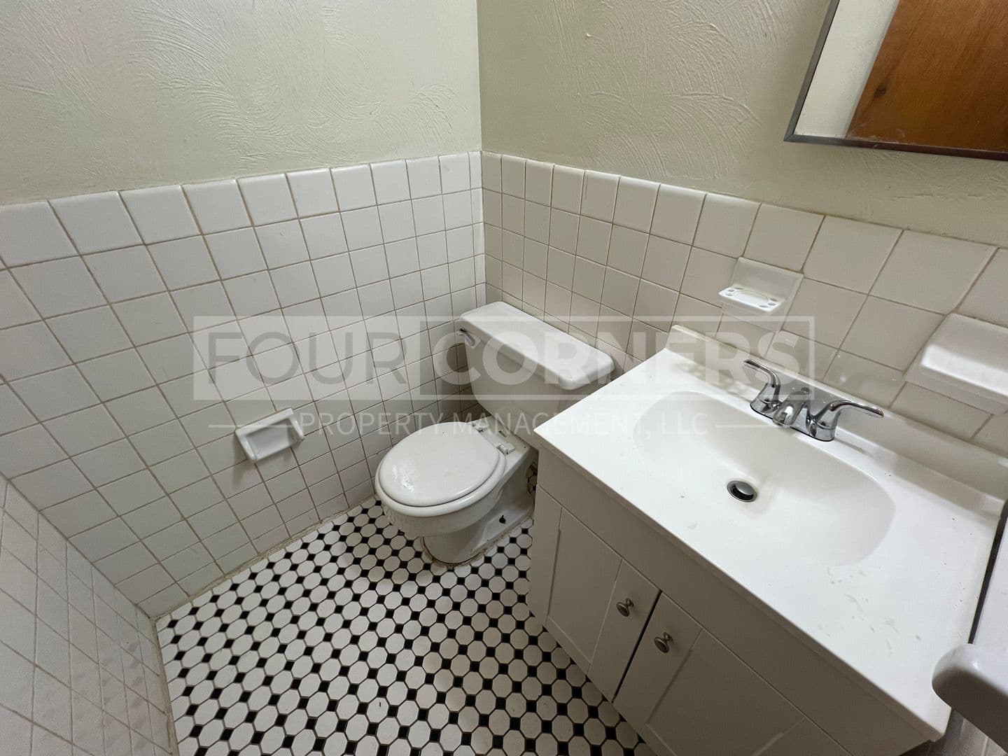 Greensboro Apartment: 600-616 Banner Ave