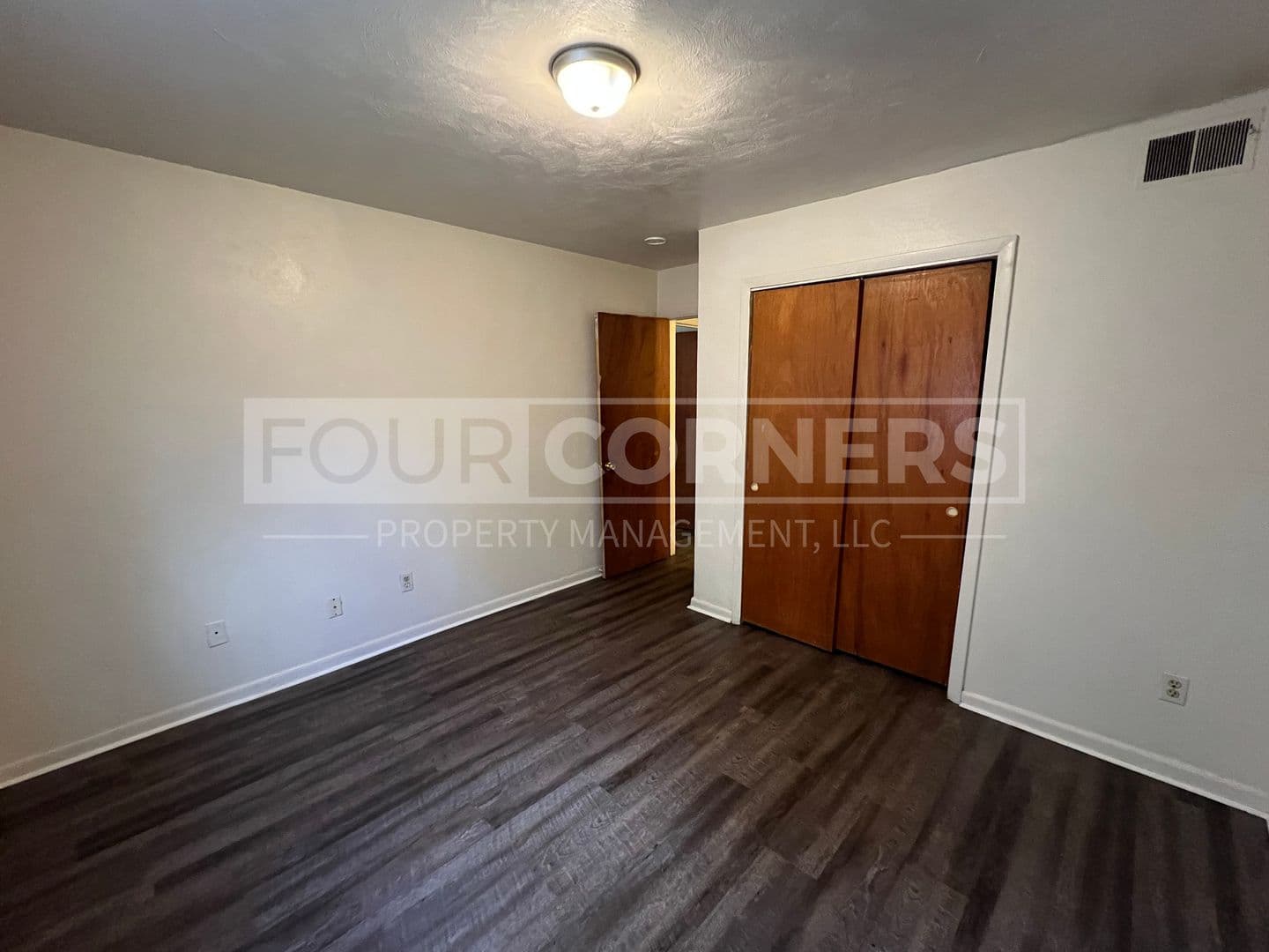 Greensboro Apartment: 600-616 Banner Ave