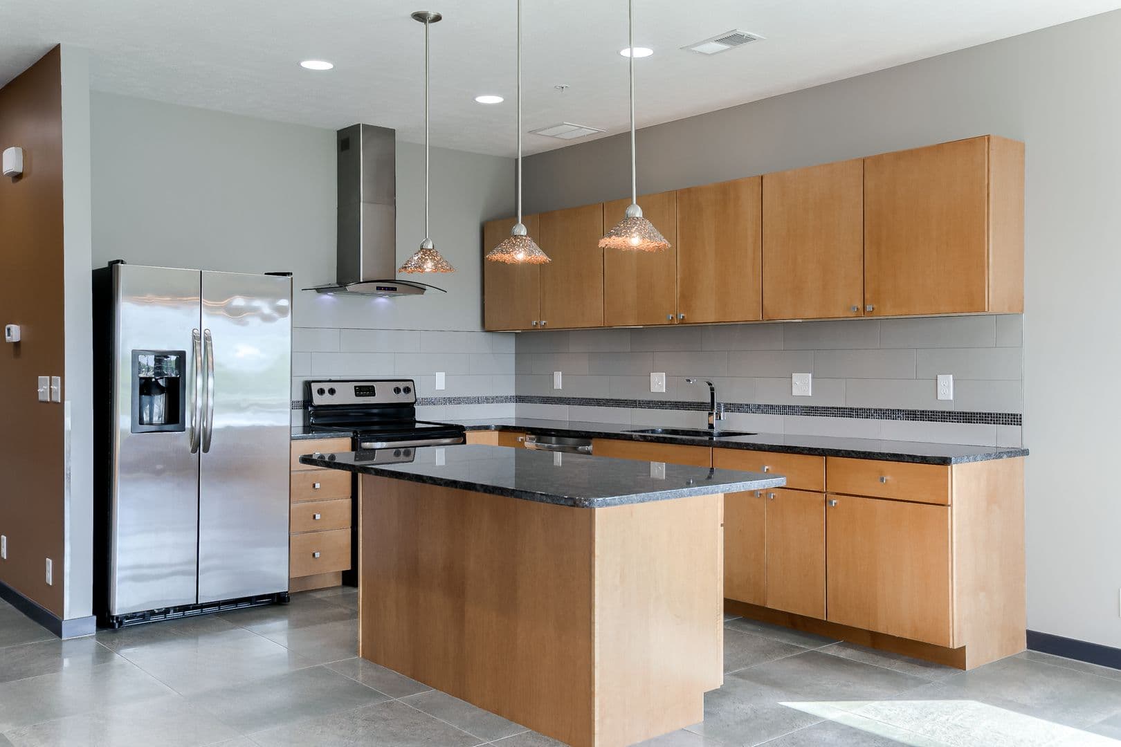 Lincoln Apartment: 5001 NW 1st St
