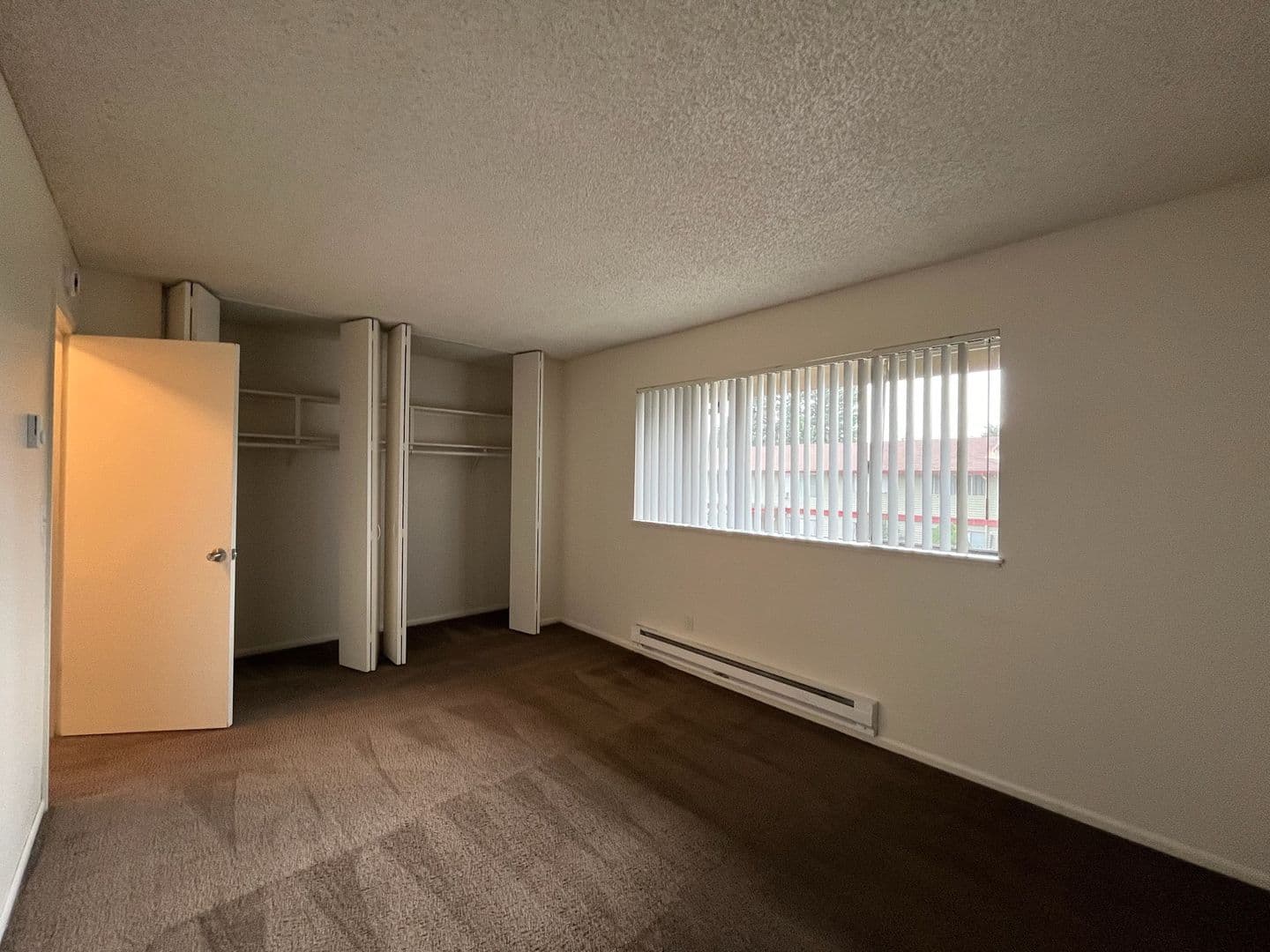 Vancouver Apartment: 2000  Laurel PL