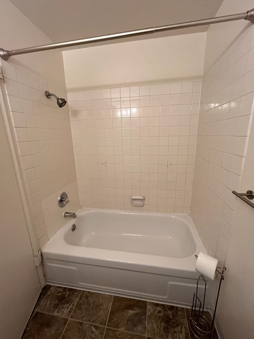 Gresham Apartment: 19201 - 19213 SE Yamhill St