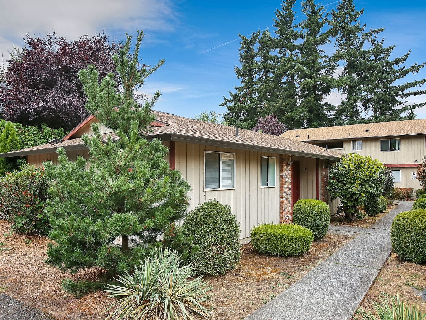 Gresham Apartment: 19201 - 19213 SE Yamhill St
