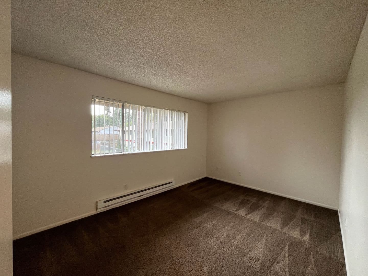 Vancouver Apartment: 2000  Laurel PL