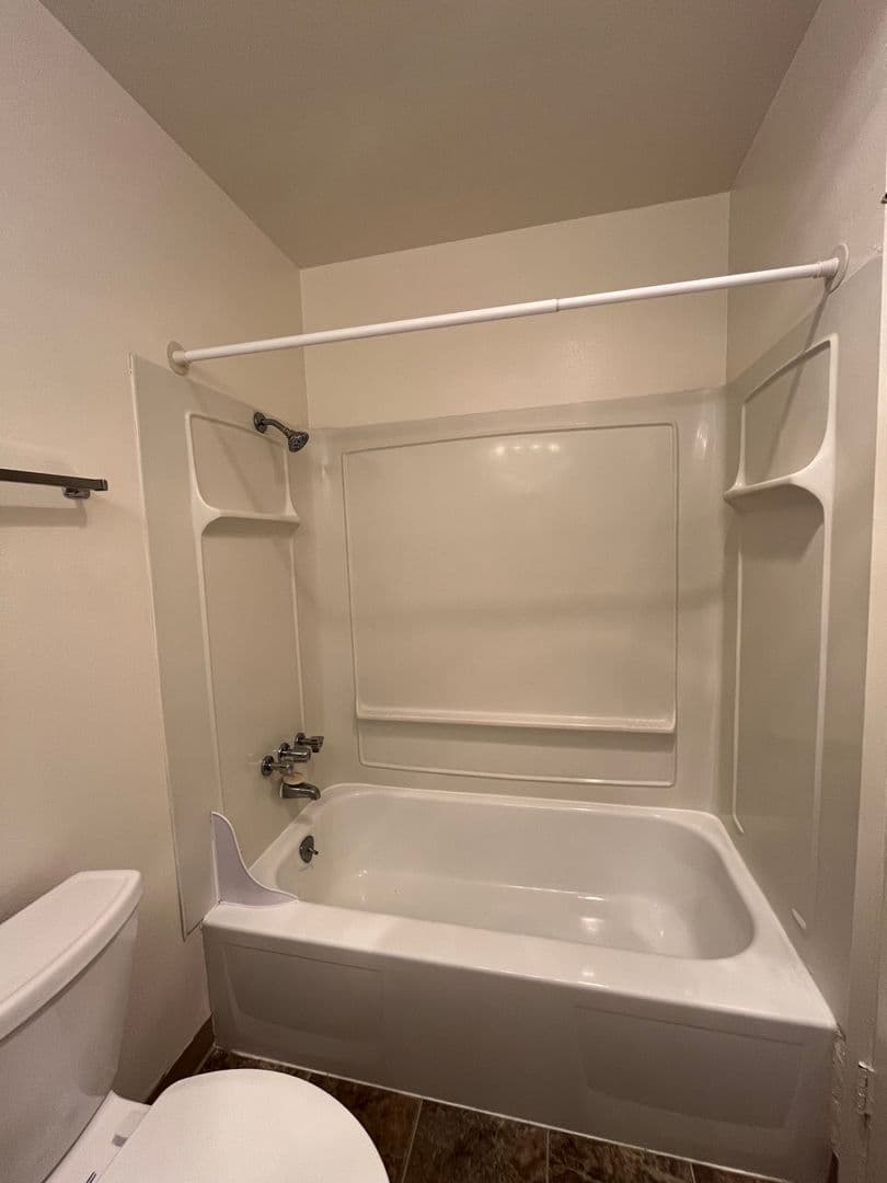 Salem Apartment: 3875 Liberty Rd S