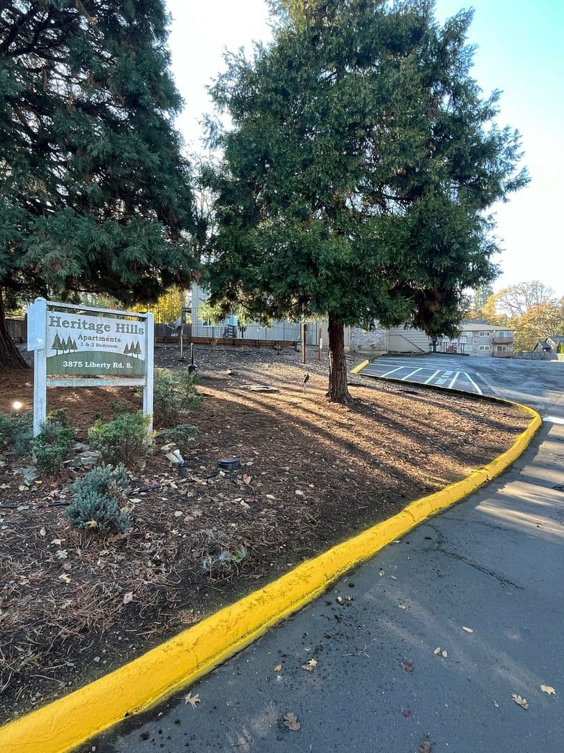 Salem Apartment: 3875 Liberty Rd S