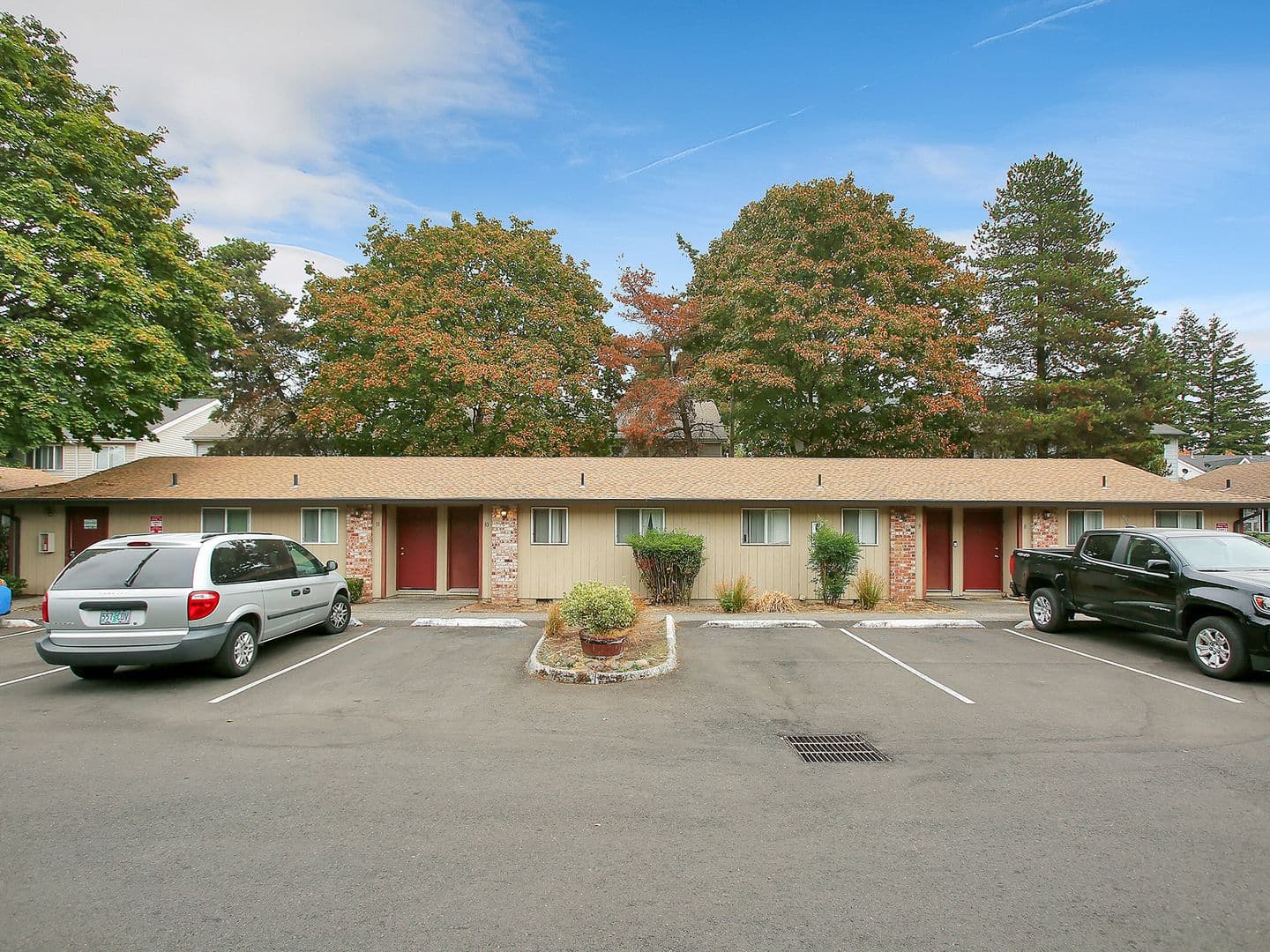 Gresham Apartment: 19201 - 19213 SE Yamhill St