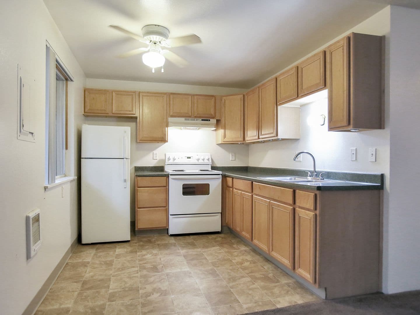 Gresham Apartment: 19201 - 19213 SE Yamhill St