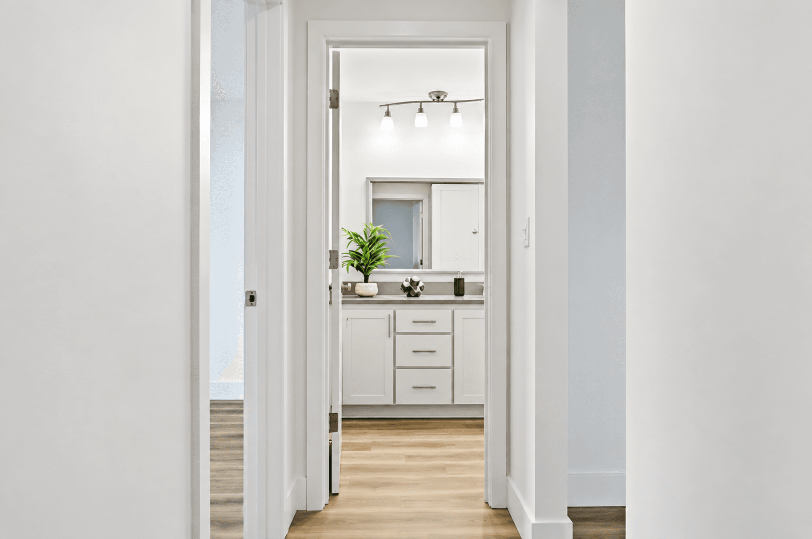 Portland Apartment: 2500 SE 157th Ave