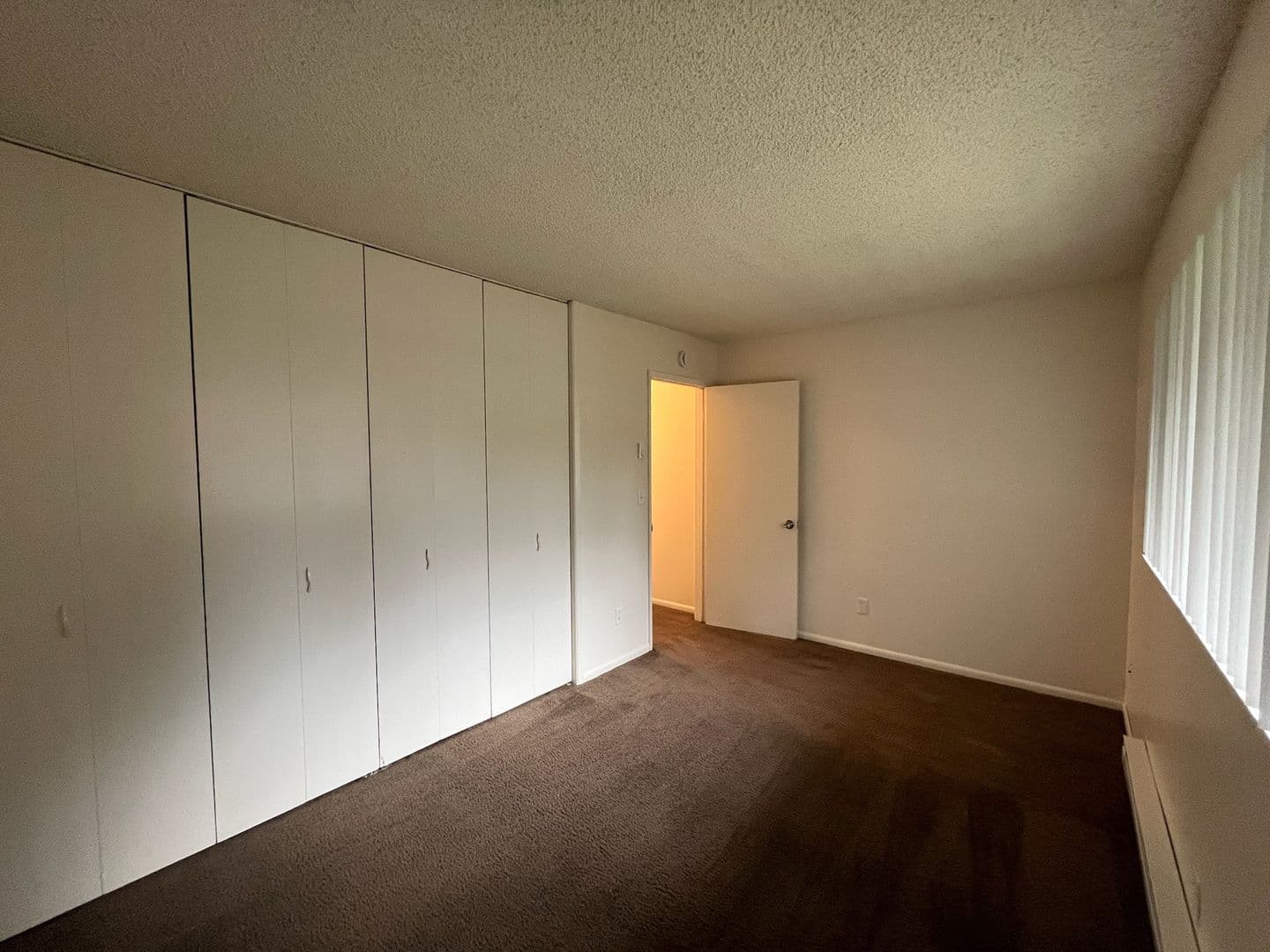 Vancouver Apartment: 2000  Laurel PL