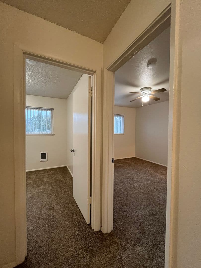 Salem Apartment: 3875 Liberty Rd S