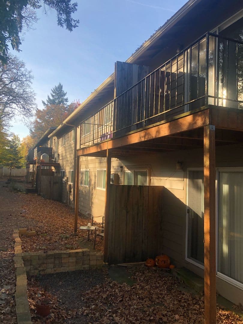 Salem Apartment: 3875 Liberty Rd S