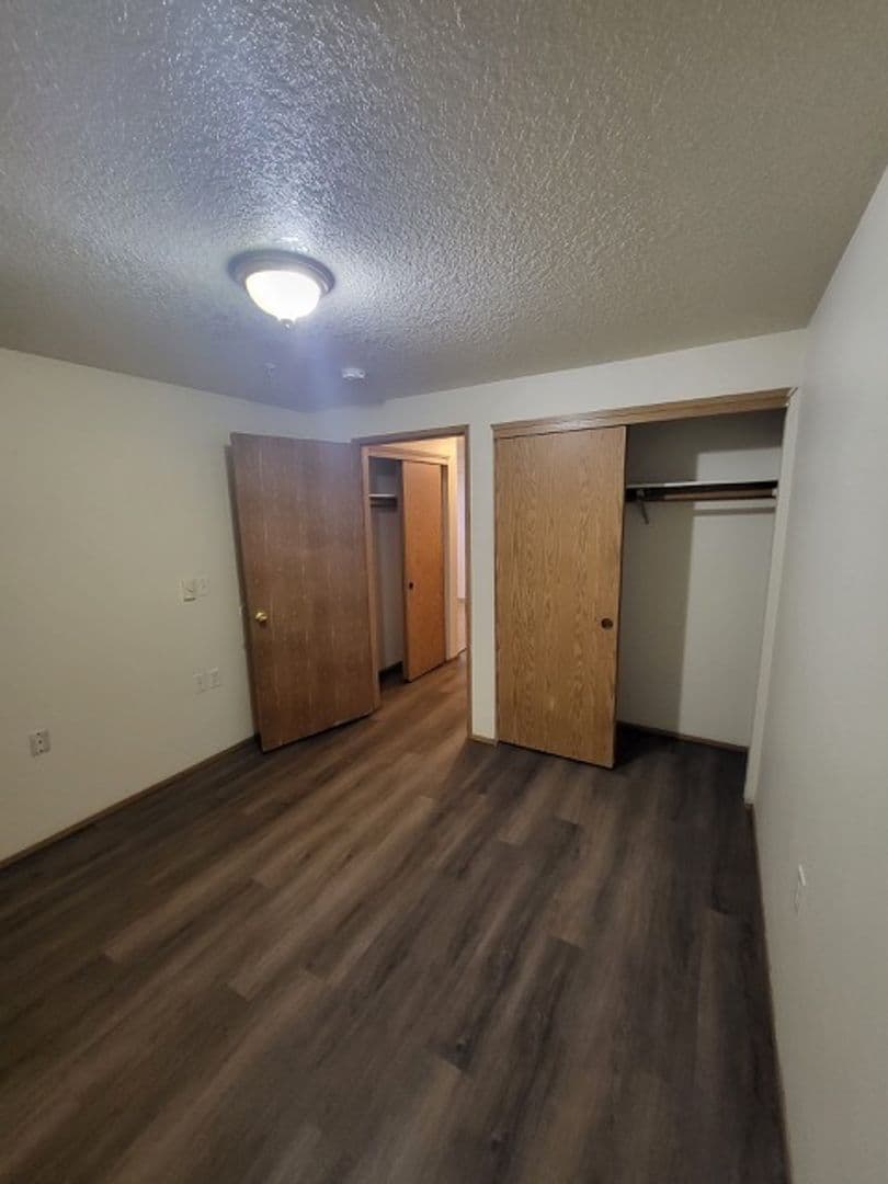 Gresham Apartment: 19201 - 19213 SE Yamhill St