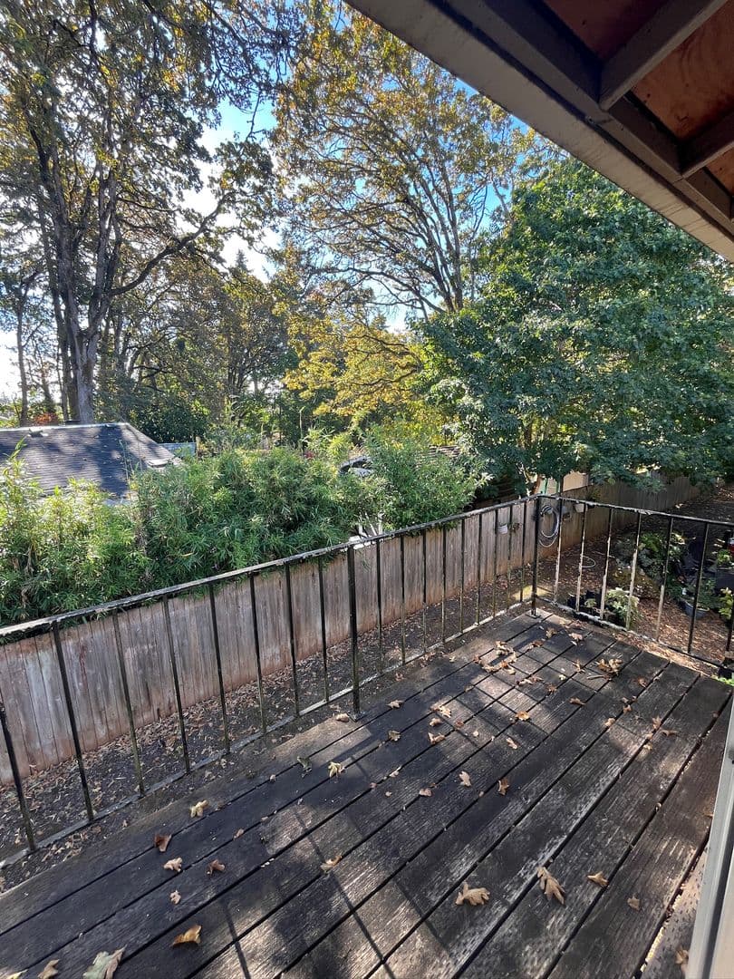 Salem Apartment: 3875 Liberty Rd S