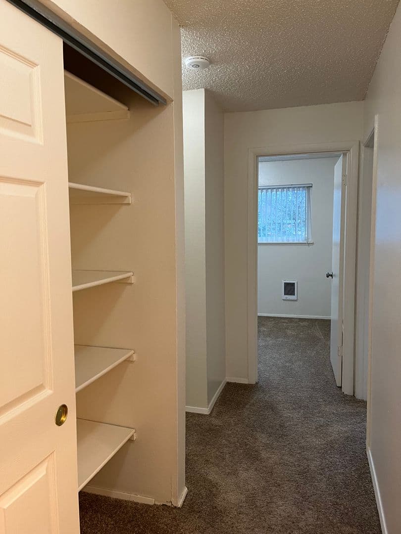 Salem Apartment: 3875 Liberty Rd S
