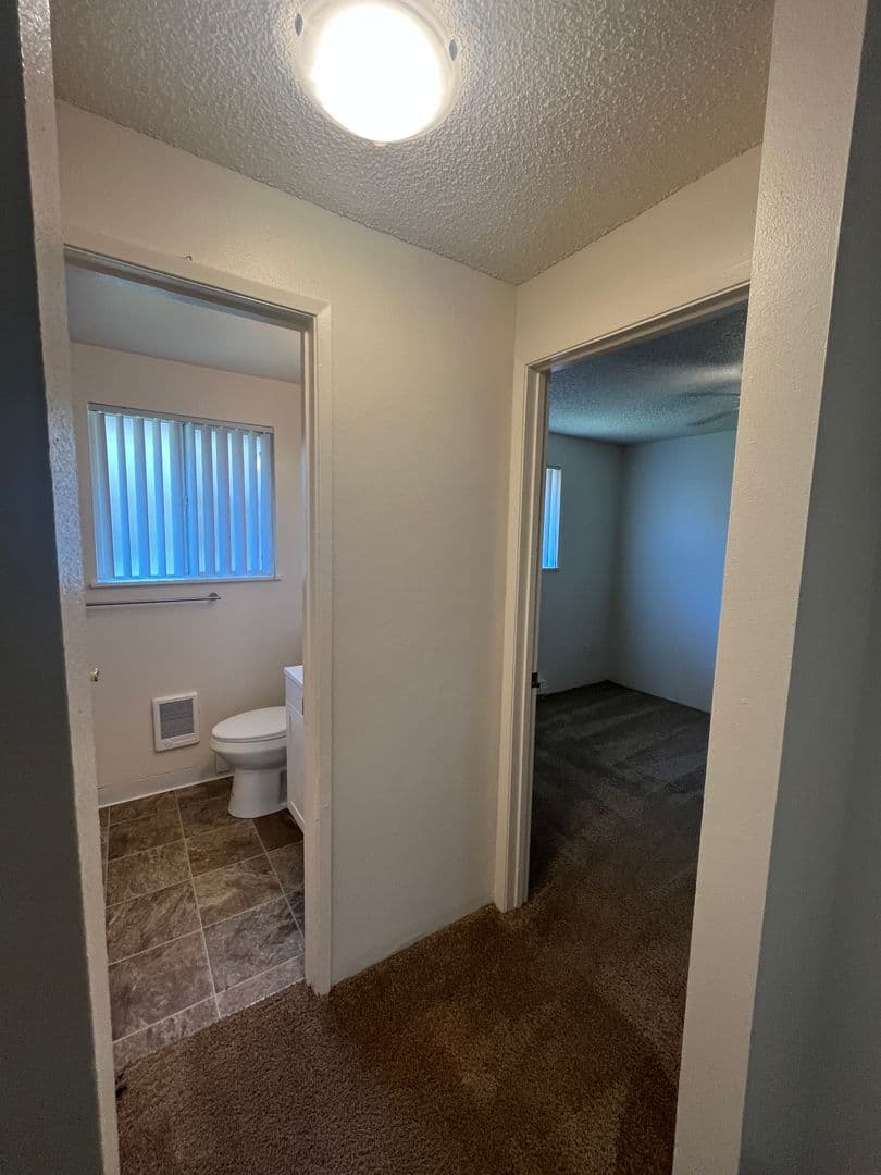 Gresham Apartment: 19201 - 19213 SE Yamhill St