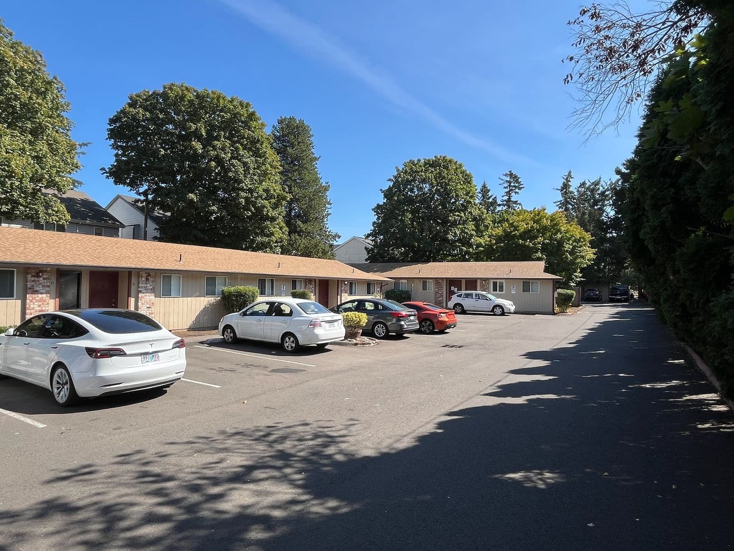 Gresham Apartment: 19201 - 19213 SE Yamhill St