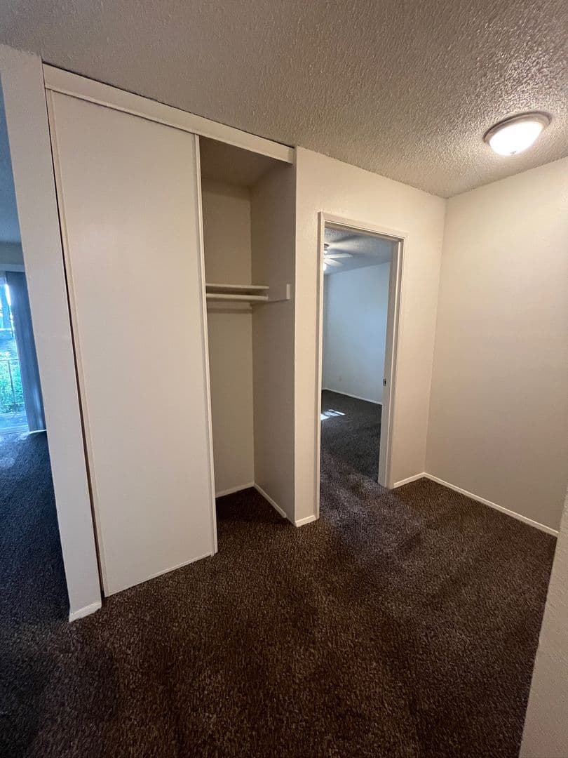 Salem Apartment: 3875 Liberty Rd S